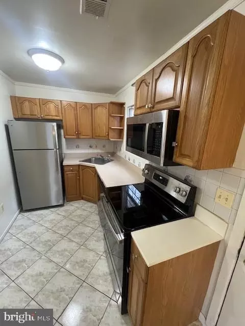 Kitchen - 1640 Bay Ridge Rd, Edgewater, MD 21037 photo 1 of 3