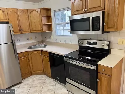 Kitchen - 1640 Bay Ridge Rd, Edgewater, MD 21037 photo 3 of 3
