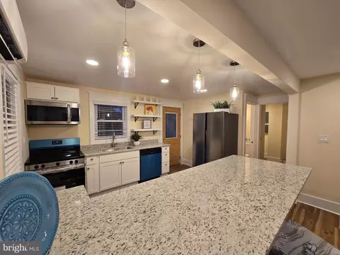 240 Arundel Rd, Pasadena, MD 21122 photo 9