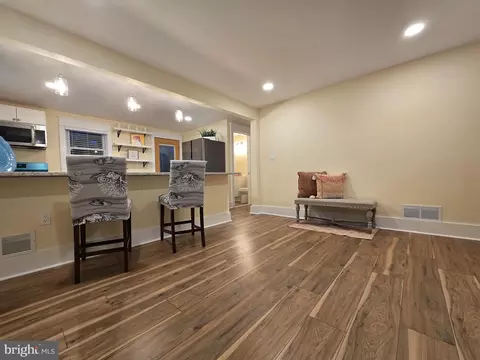 240 Arundel Rd, Pasadena, MD 21122 photo 3