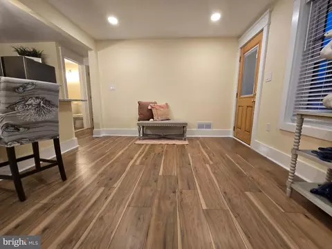 240 Arundel Rd, Pasadena, MD 21122 photo 4