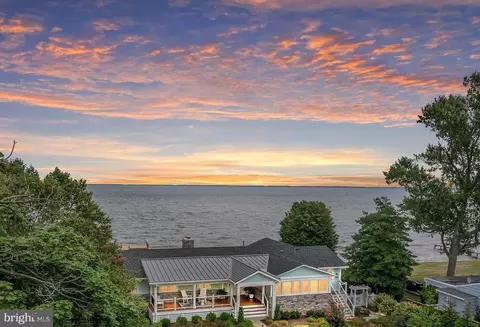 2128 Bay Front Ter, Annapolis, MD 21409