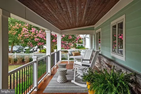 Exterior - 2128 Bay Front Ter, Annapolis, MD 21409 photo 3 of 14