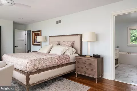 Bedroom - 2128 Bay Front Ter, Annapolis, MD 21409 photo 2 of 7