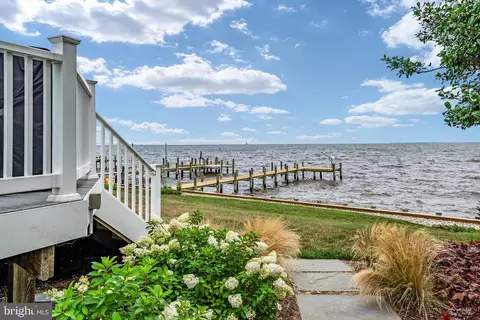 View/Area - 2128 Bay Front Ter, Annapolis, MD 21409 photo 2 of 5