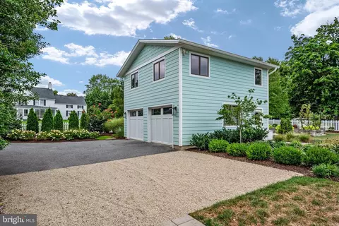 Exterior - 2128 Bay Front Ter, Annapolis, MD 21409 photo 12 of 14