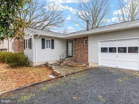 4911 Chestnut St, Shady Side, MD 20764