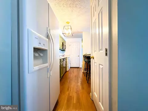 Entry Way - 705 Deering Rd #5E, Pasadena, MD 21122 photo 2 of 3