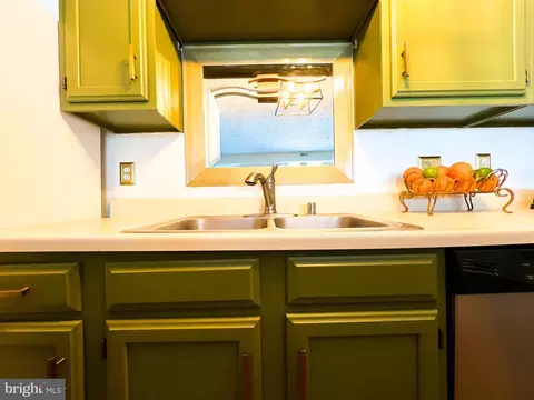 Kitchen - 705 Deering Rd #5E, Pasadena, MD 21122 photo 2 of 4