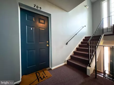 Entry Way - 705 Deering Rd #5E, Pasadena, MD 21122 photo 1 of 3