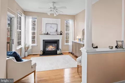 Entry Way - 2134 Millhaven Dr #134, Edgewater, MD 21037 photo 3 of 5