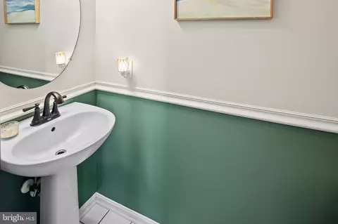 Bath - 2134 Millhaven Dr #134, Edgewater, MD 21037 photo 1 of 3