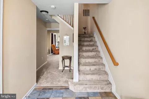 Entry Way - 2134 Millhaven Dr #134, Edgewater, MD 21037 photo 2 of 5