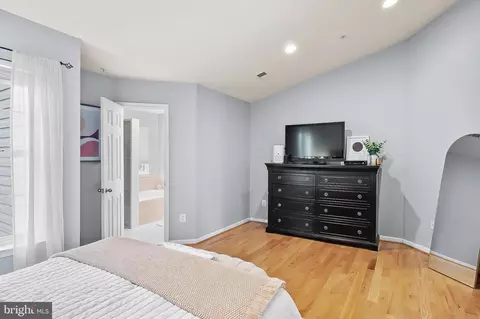Bedroom - 2134 Millhaven Dr #134, Edgewater, MD 21037 photo 2 of 5