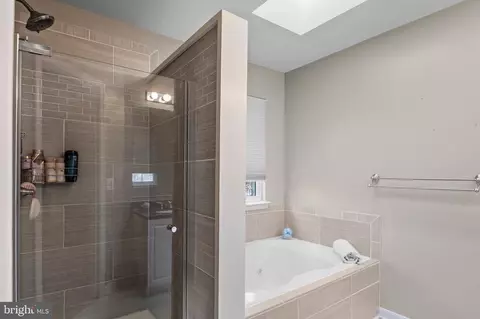 Bath - 2134 Millhaven Dr #134, Edgewater, MD 21037 photo 3 of 3