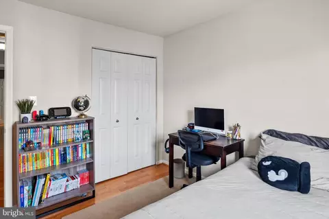 Bedroom - 2134 Millhaven Dr #134, Edgewater, MD 21037 photo 4 of 5