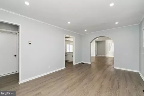 Living - 701 Kingfisher Rd, Deale, MD 20751 photo 1 of 4