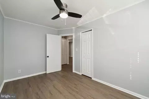 Entry Way - 701 Kingfisher Rd, Deale, MD 20751 photo 11 of 12