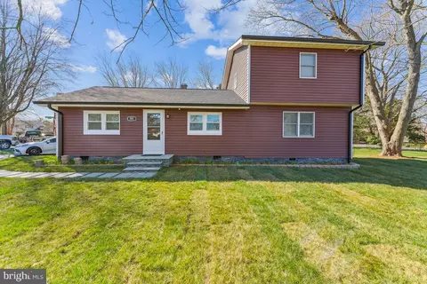701 Kingfisher Rd, Deale, MD 20751