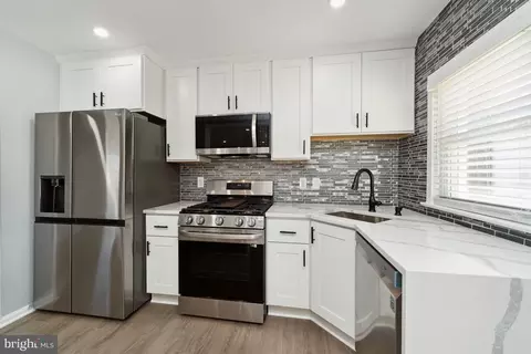 Kitchen - 701 Kingfisher Rd, Deale, MD 20751 photo 1 of 3