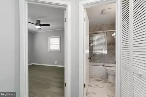 Entry Way - 701 Kingfisher Rd, Deale, MD 20751 photo 12 of 12