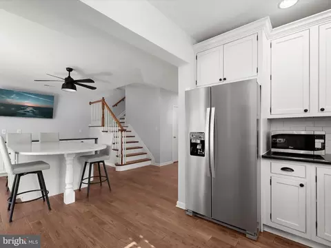 Kitchen - 8165 Bayside Dr, Pasadena, MD 21122 photo 4 of 6