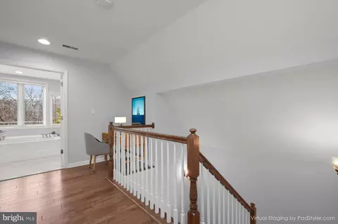 Entry Way - 8165 Bayside Dr, Pasadena, MD 21122 photo 1 of 2