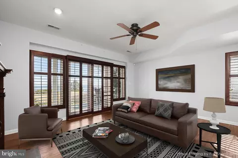 Living - 8165 Bayside Dr, Pasadena, MD 21122 photo 9 of 9