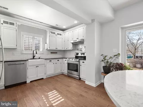 Kitchen - 8165 Bayside Dr, Pasadena, MD 21122 photo 1 of 6