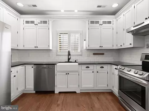 Kitchen - 8165 Bayside Dr, Pasadena, MD 21122 photo 2 of 6