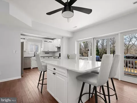Kitchen - 8165 Bayside Dr, Pasadena, MD 21122 photo 5 of 6