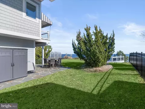 Exterior - 8165 Bayside Dr, Pasadena, MD 21122 photo 1 of 8