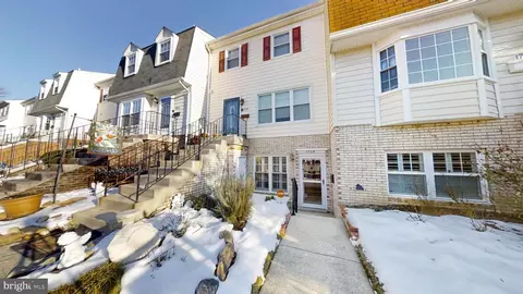 1719 E Bancroft Ln, Crofton, MD 21114