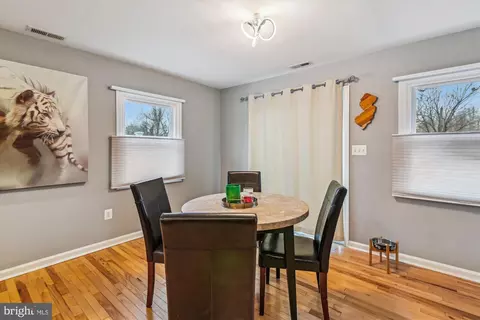 Dining - 2925 Chestnut Rd, Edgewater, MD 21037 photo 1 of 3