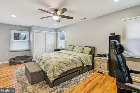 Bedroom - 2925 Chestnut Rd, Edgewater, MD 21037 photo 1 of 4