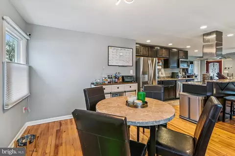 Dining - 2925 Chestnut Rd, Edgewater, MD 21037 photo 3 of 3