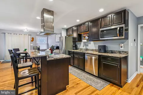 Kitchen - 2925 Chestnut Rd, Edgewater, MD 21037 photo 1 of 2