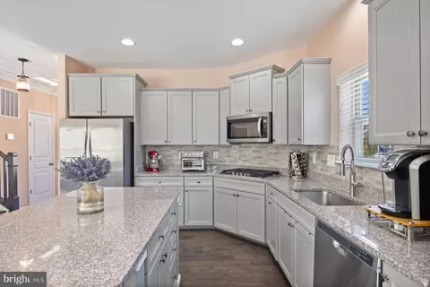 7607 Gigur Dr, Hanover, MD 21076 photo 5
