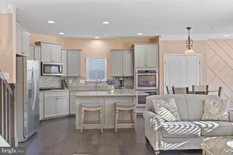 7607 Gigur Dr, Hanover, MD 21076 photo 2