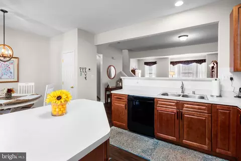 Kitchen - 866 Stonehurst Ct, Annapolis, MD 21409 photo 4 of 4