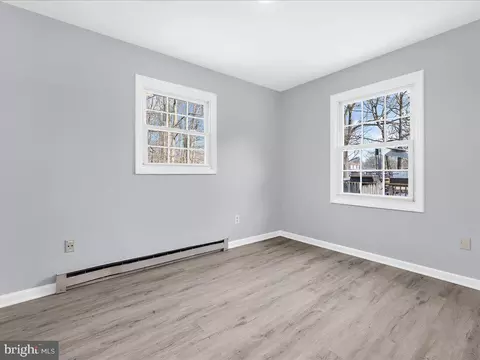 Bedroom - 1508 Cedarhurst Rd, Shady Side, MD 20764 photo 2 of 6