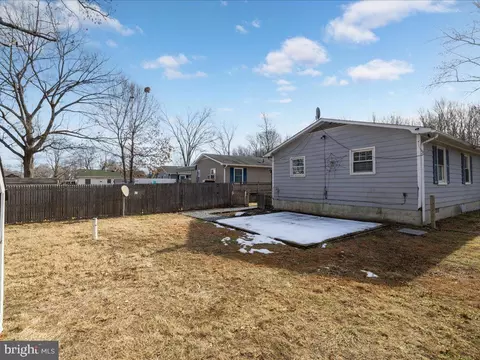 Exterior - 1508 Cedarhurst Rd, Shady Side, MD 20764 photo 3 of 8