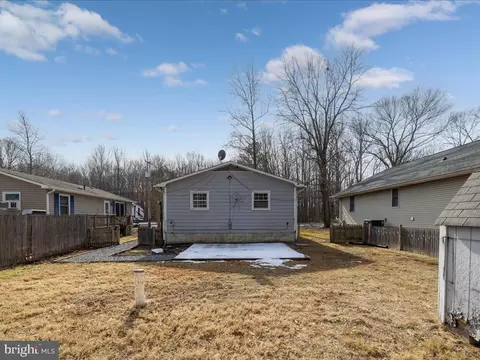Exterior - 1508 Cedarhurst Rd, Shady Side, MD 20764 photo 2 of 8