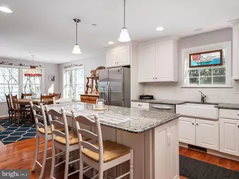 Kitchen - 2062 Knollview Ave, Pasadena, MD 21122 photo 3 of 3