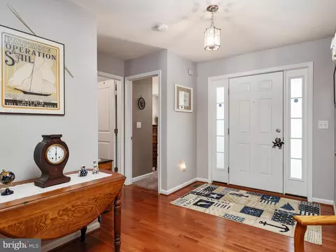 Entry Way - 2062 Knollview Ave, Pasadena, MD 21122 photo 1 of 1