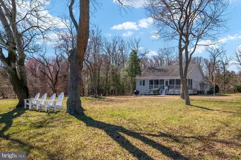 Exterior - 2062 Knollview Ave, Pasadena, MD 21122 photo 4 of 12