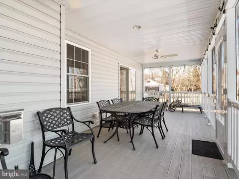 Exterior - 2062 Knollview Ave, Pasadena, MD 21122 photo 3 of 12