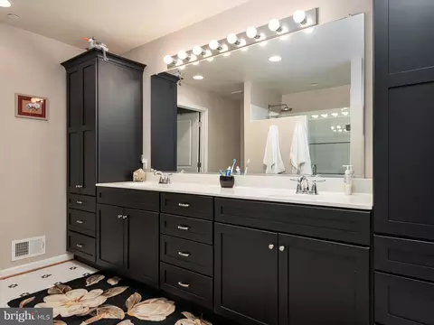 Bath - 2062 Knollview Ave, Pasadena, MD 21122 photo 1 of 2
