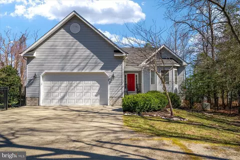 Exterior - 2062 Knollview Ave, Pasadena, MD 21122 photo 5 of 12