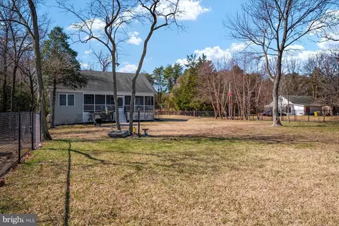 Exterior - 2062 Knollview Ave, Pasadena, MD 21122 photo 11 of 12